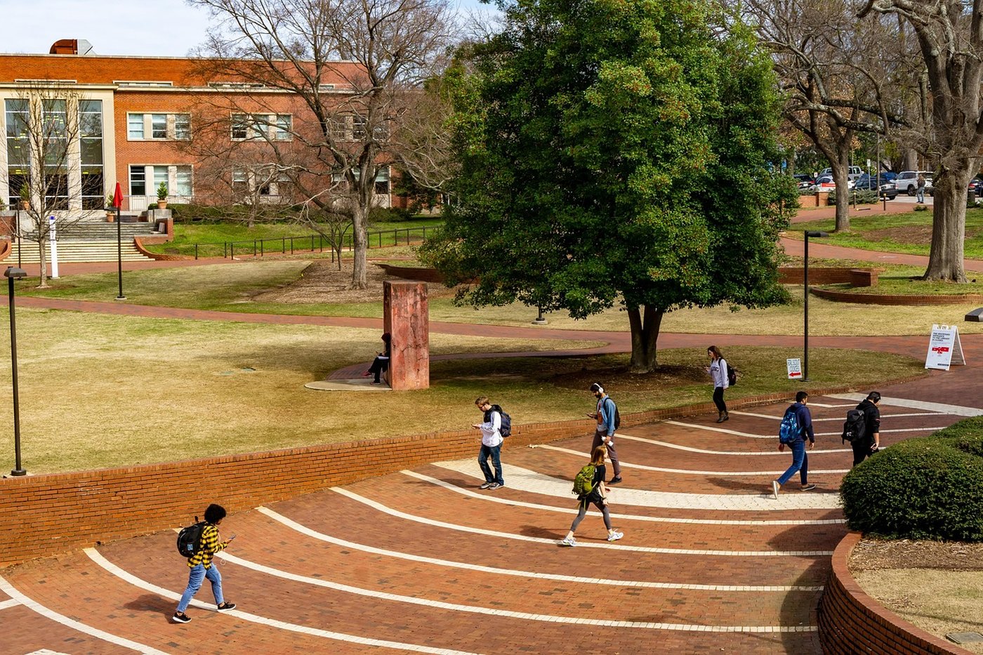 Students on the Edlanx campus